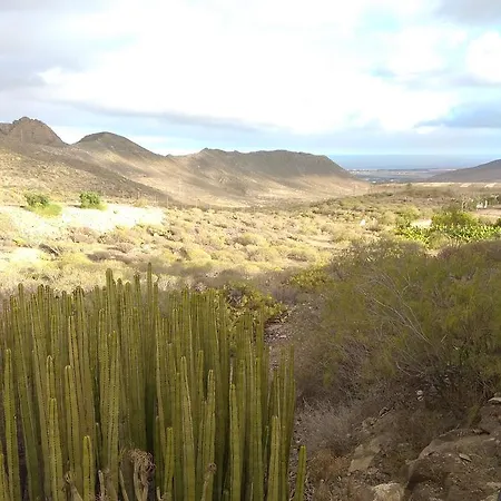 El Cerro De La Luna 2*